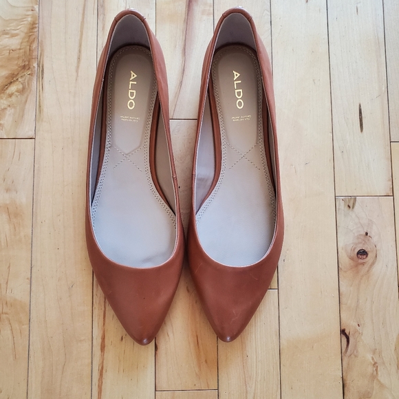 NEW Aldo zareni pointy leather shoes - size 9 - Picture 3 of 3